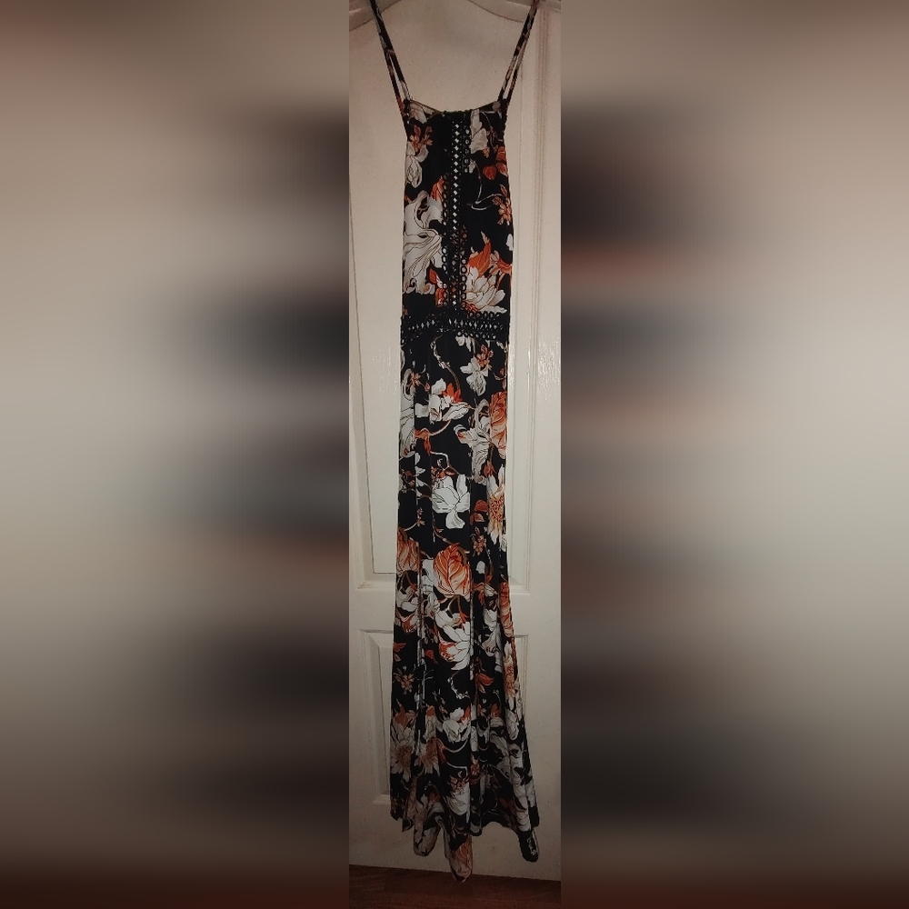 Women's sleeveless dress maxi length pre-owned size large